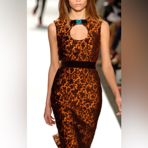 Carolina Herrera Vogue Fashion Show Fall 2006 “Ready To Wear” Runway Dre… - Picture 1 of 16